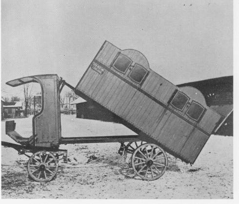Smetarsko vozilo - prekucnik (leto 1924).
