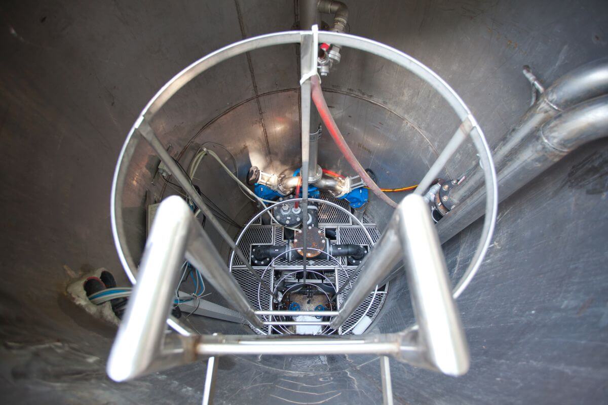 Entry point (vertical shaft with ladder) to the wastewater pumping station.